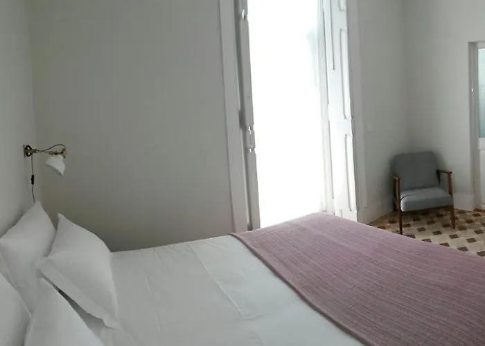 Bed & Breakfast Alcacaria Do Bairro 3*